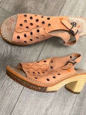 The Art Company Peach Suede Cutout Slingback Heels size 40